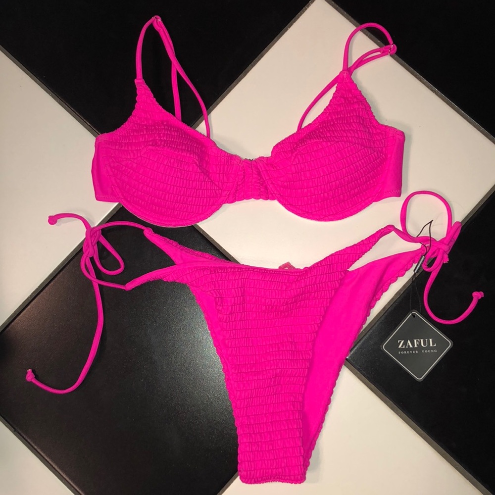 Hot pink bikini set 💖